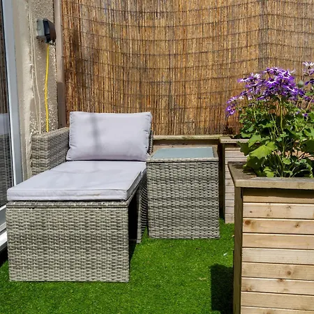 Apartamento Pass The Keys Bright Town-centre Flat With Outdoor Area