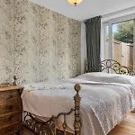 Lejlighed Pass The Keys Bright Town-centre Flat With Outdoor Area *