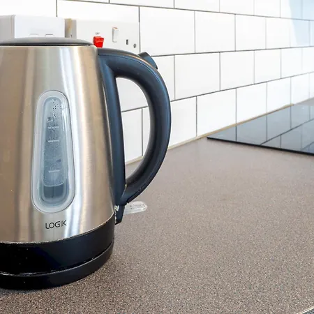 Pass The Keys Bright Town-centre Flat With Outdoor Area Apartment