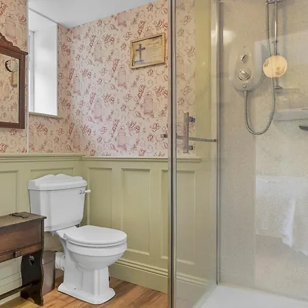 Pass The Keys Bright Town-centre Flat With Outdoor Area * Ulverston